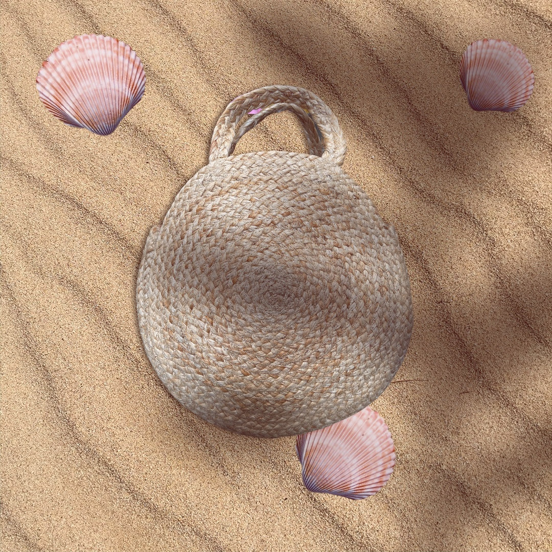 Circle Straw Bag w/Fushia Details