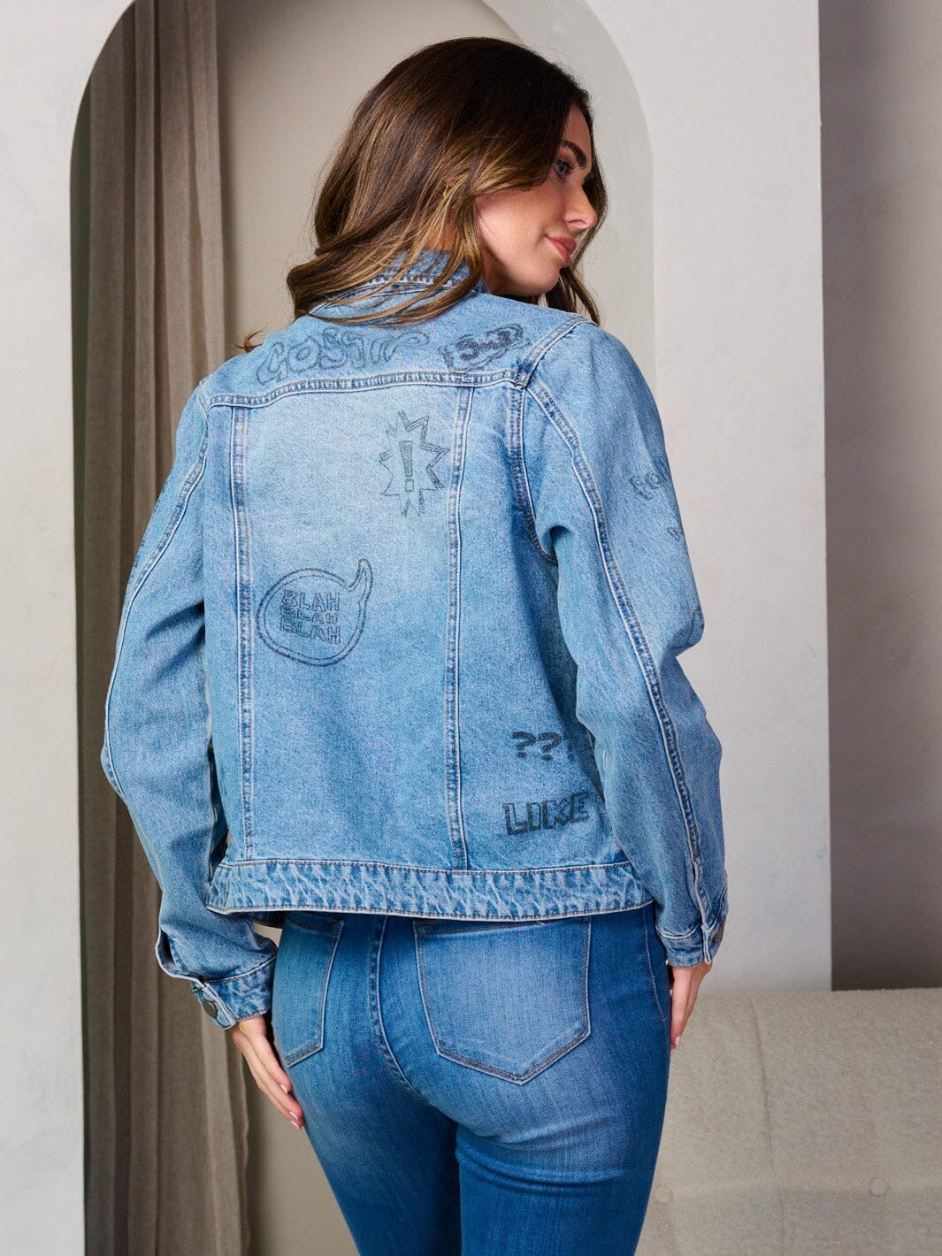 LONG SLEEVE GRAPHIC DENIM JACKET